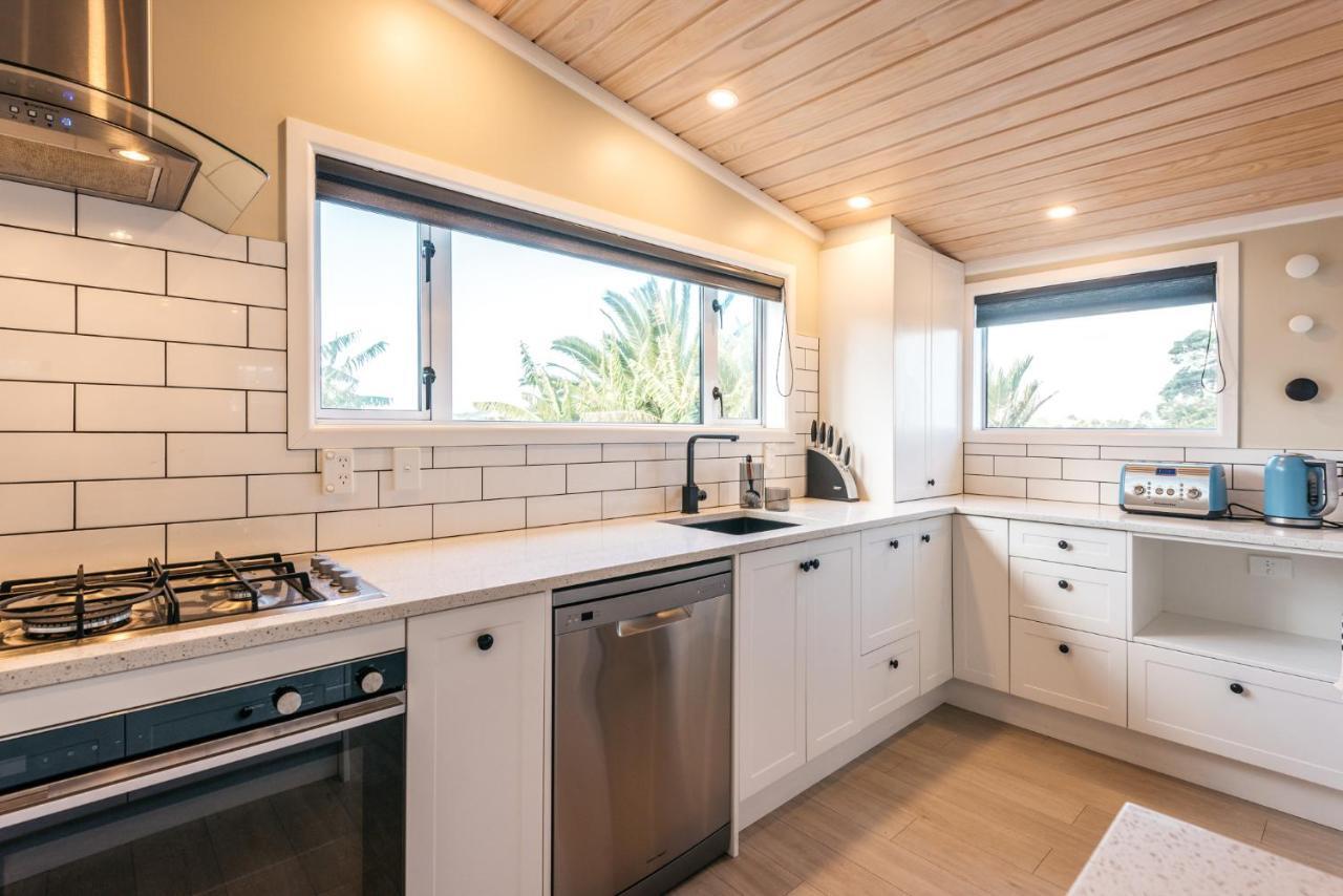 Surfdale Pohutukawa Cottage, Waiheke Island מראה חיצוני תמונה